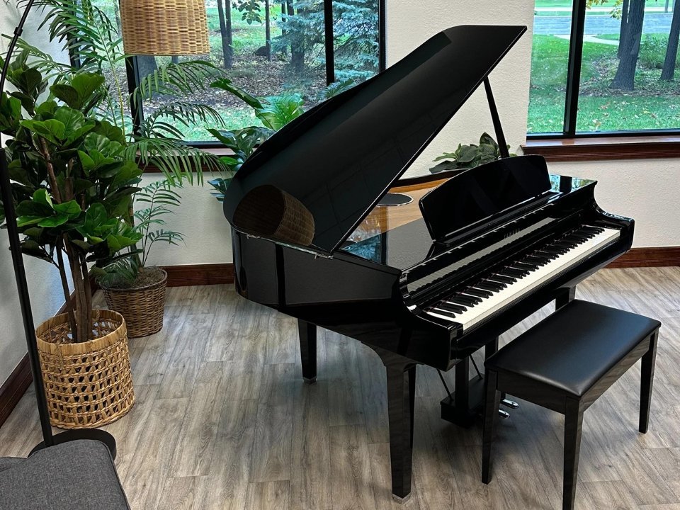 Hình ảnh chi tiết YAMAHA CLP-795 GP PE góc chụp 2